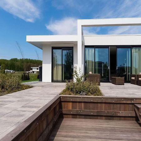 Swanky Villa In Zeewolde With Garden Εξωτερικό φωτογραφία